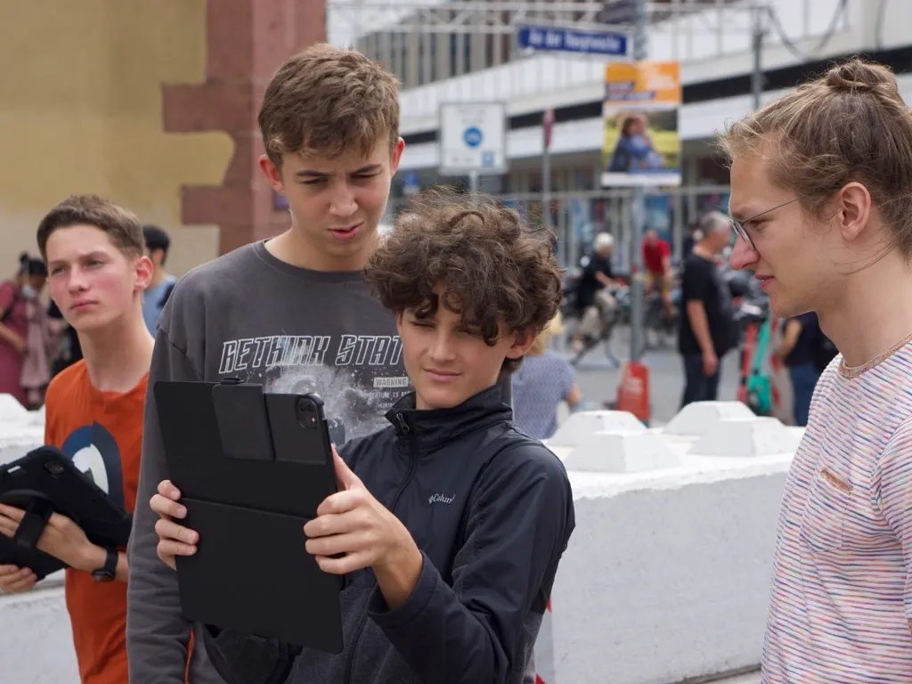Making urban planning experienceable with AR